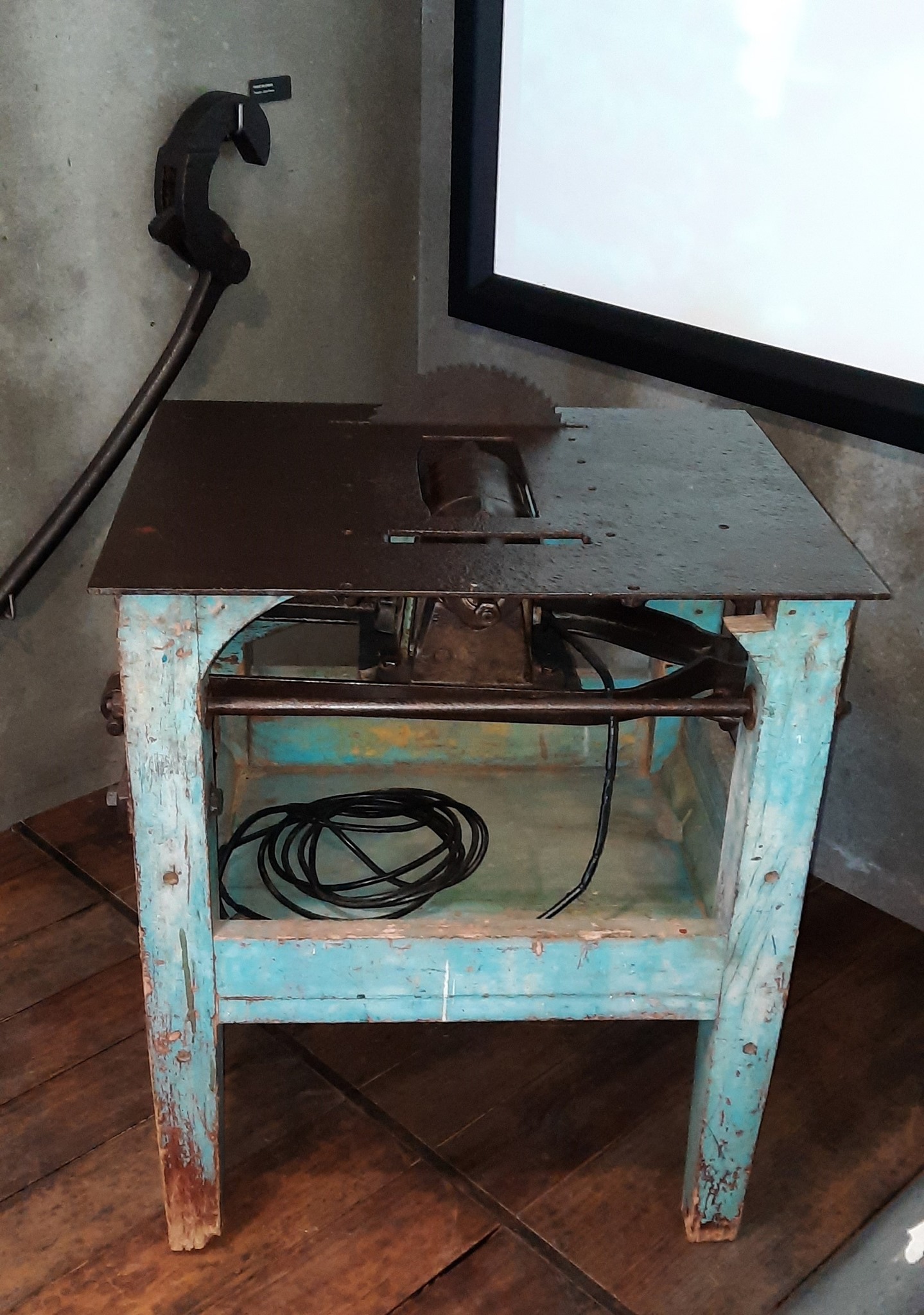 Serra circular de mesa eltrica 2